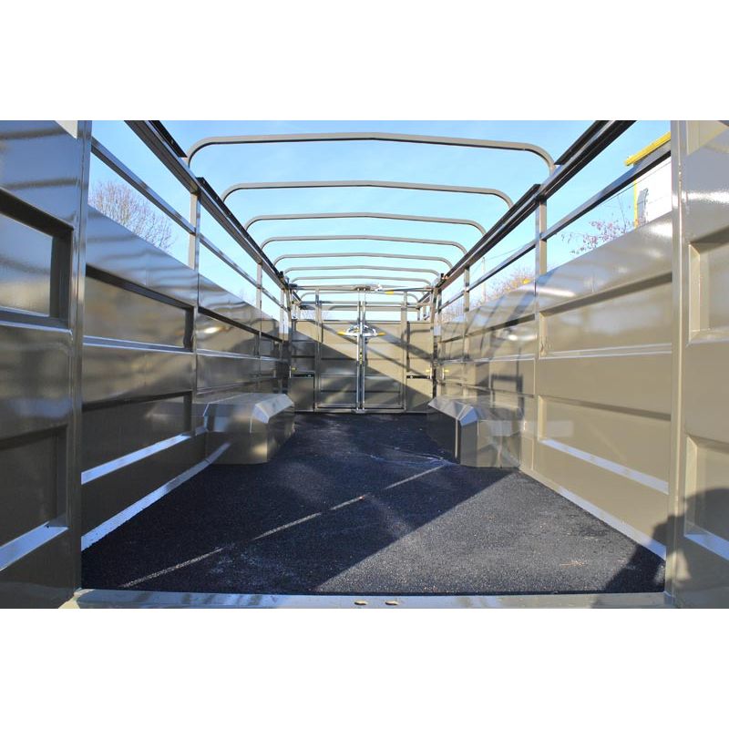 Bétaillère MERCURE 8,20 - Freinage Pneumatique - avec passage de roue - fond résine - Cosnet Agricole