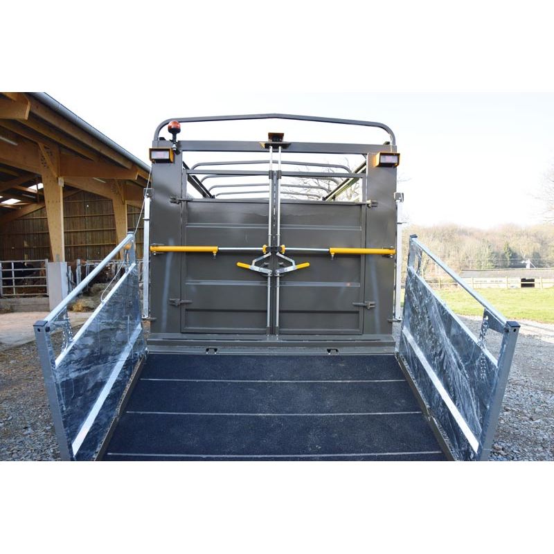 Bétaillère MERCURE 8,20 - Freinage Pneumatique - avec passage de roue - fond tôlé - Cosnet Agricole Bétaillère MERCURE 8,20 - Freinage Pneumatique - avec passage de roue - fond tôlé - Cosnet Agricole