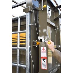 Bétaillère MERCURE 9,50 - Freinage Pneumatique - avec passage de roue - fond résine - Cosnet Agricole Bétaillère MERCURE 9,50 - Freinage Pneumatique - avec passage de roue - fond résine - Cosnet Agricole