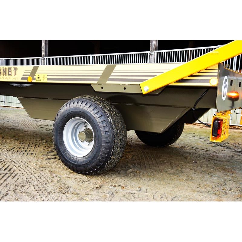 Plateau fourrager 4 roues SATURNE PE PLUS 9.10 - Cosnet Agricole Plateau fourrager 4 roues SATURNE PE PLUS 9.10 - Cosnet Agricole