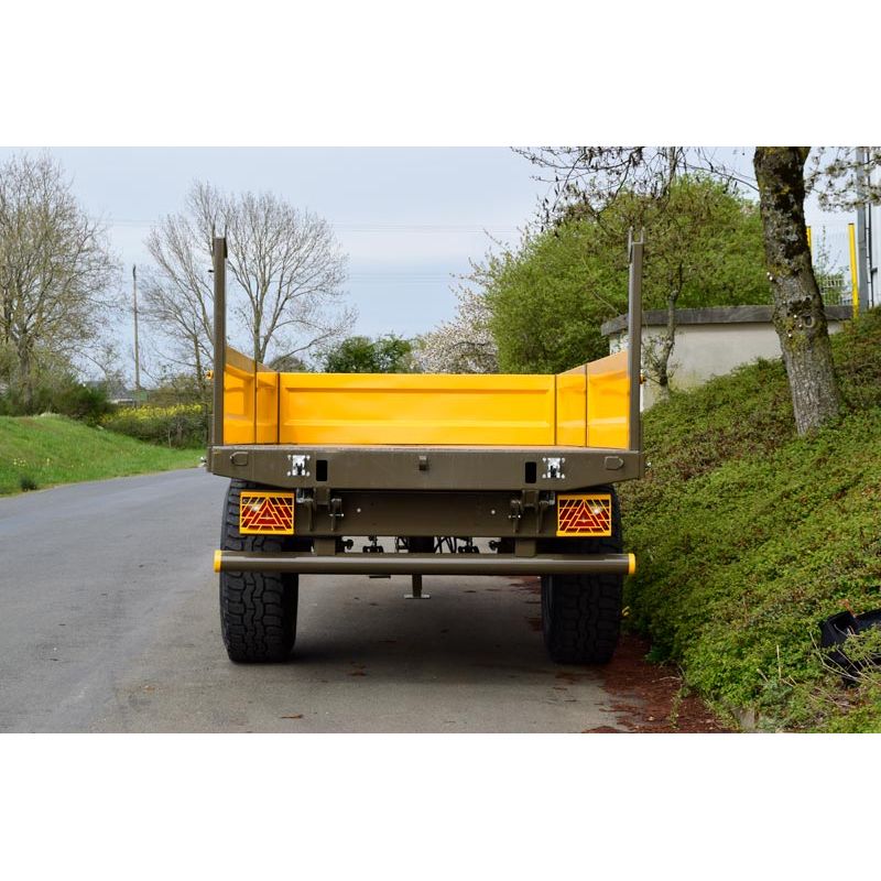 Benne à ridelles CERES 8.5 - Pneumatique - Cosnet Agricole Benne à ridelles CERES 8.5 - Pneumatique - Cosnet Agricole