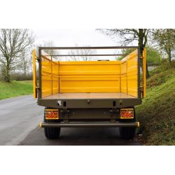 Benne à ridelles CERES 8.5 - Pneumatique - Cosnet Agricole Benne à ridelles CERES 8.5 - Pneumatique - Cosnet Agricole