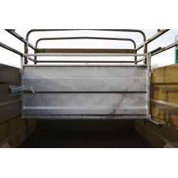 Cloison intérieure de bétaillère – Modèle fixe avec 1 panneau ouvrant - Cosnet Agricole