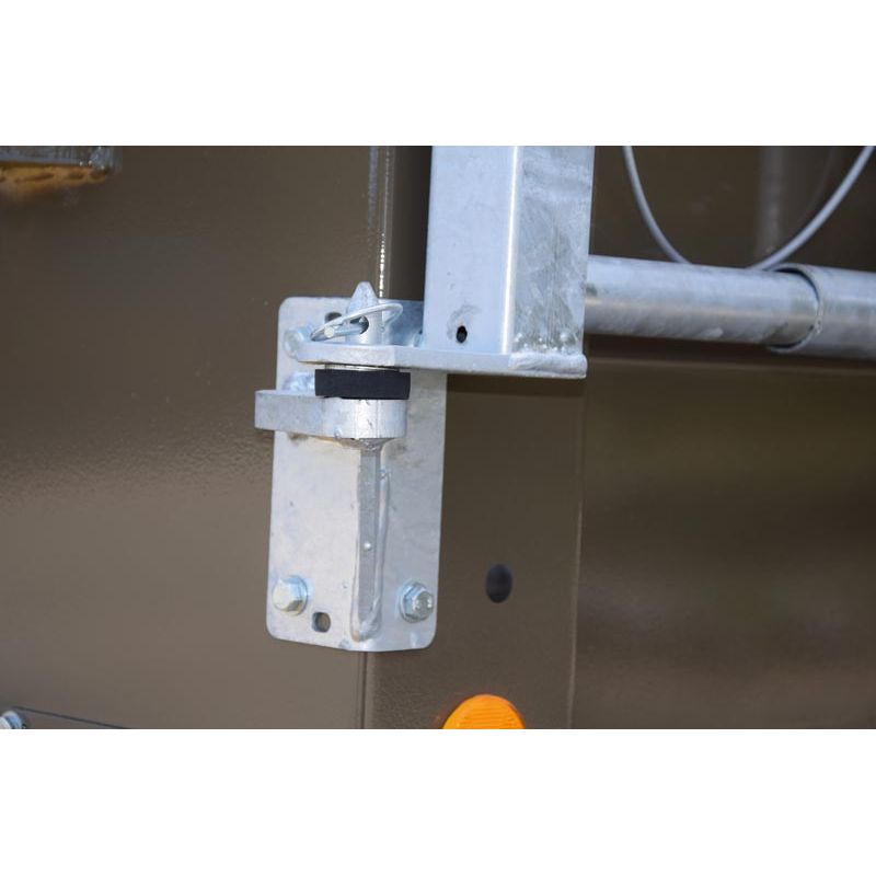 Barrières latérales extérieures PRO sur glissières pour bétaillère - Long. 4/5 m sans découpe passage de roue - Cosnet Agricole Barrières latérales extérieures PRO sur glissières pour bétaillère - Long. 4/5 m sans découpe passage de roue - Cosnet Agricole