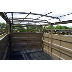 Cloison intérieure de bétaillère coulissante avec 1 porte sectionnelle - Cosnet Agricole