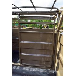 Cloison intérieure de bétaillère coulissante avec 1 porte sectionnelle - Cosnet Agricole Cloison intérieure de bétaillère coulissante avec 1 porte sectionnelle - Cosnet Agricole