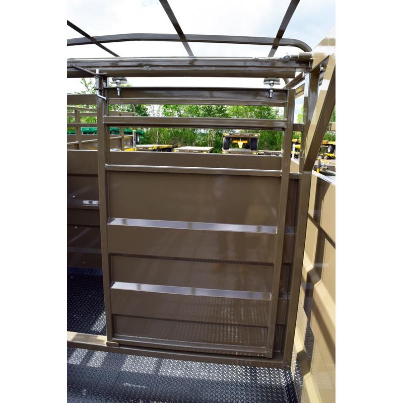 Cloison intérieure de bétaillère coulissante avec 1 porte sectionnelle - Cosnet Agricole Cloison intérieure de bétaillère coulissante avec 1 porte sectionnelle - Cosnet Agricole