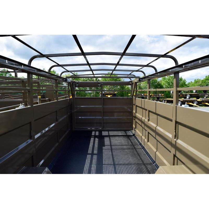 Cloison intérieure de bétaillère coulissante avec 1 porte sectionnelle - Cosnet Agricole Cloison intérieure de bétaillère coulissante avec 1 porte sectionnelle - Cosnet Agricole