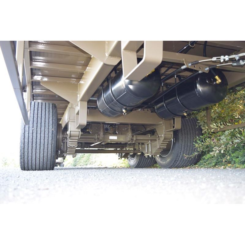 Bétaillère MERCURE 8,20 SPR - Freinage pneumatique - sans passage de roue - fond plat tôlé - Cosnet Agricole