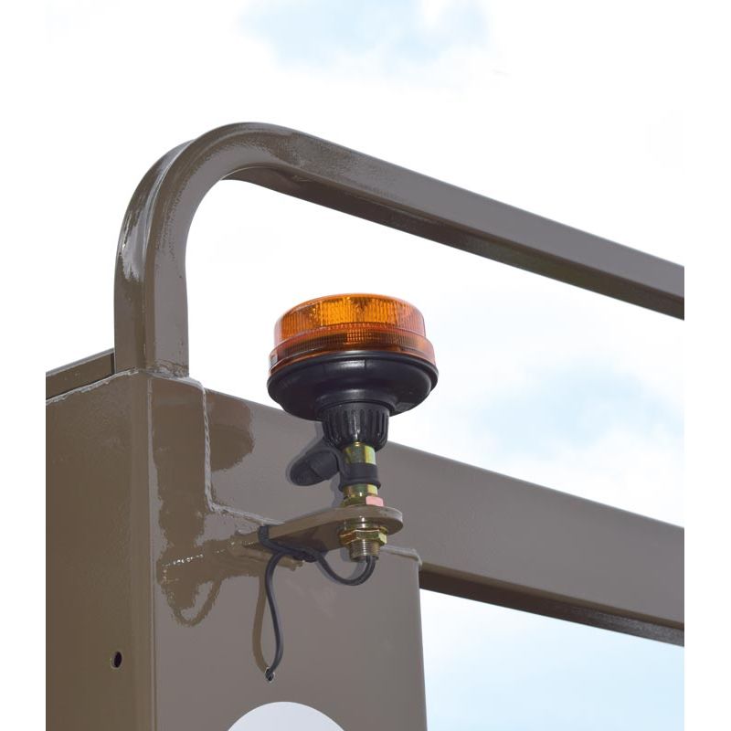 Bétaillère MERCURE 8,20 SPR - Freinage pneumatique - sans passage de roue - fond plat tôlé - Cosnet Agricole