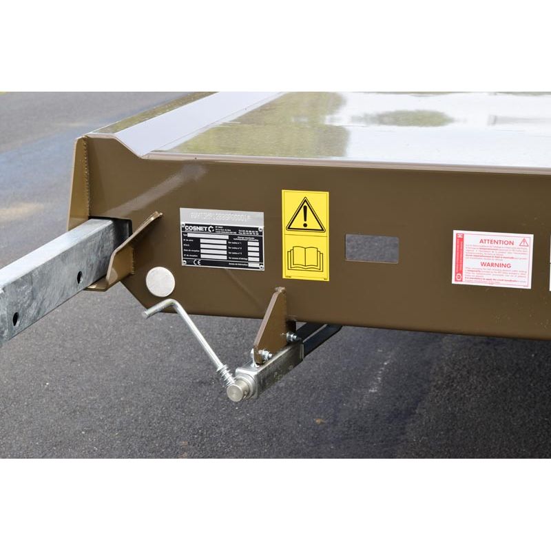 Plateau fourrager URANUS 7.10 PLUS SPE - Freinage Hydraulique - Cosnet Agricole Plateau fourrager URANUS 7.10 PLUS SPE - Freinage Hydraulique - Cosnet Agricole