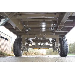 Plateau fourrager BR88 - Freinage hydraulique - Cosnet Agricole Plateau fourrager BR88 - Freinage hydraulique - Cosnet Agricole