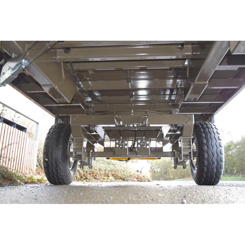 Plateau fourrager BR88 - Freinage hydraulique - Cosnet Agricole Plateau fourrager BR88 - Freinage hydraulique - Cosnet Agricole