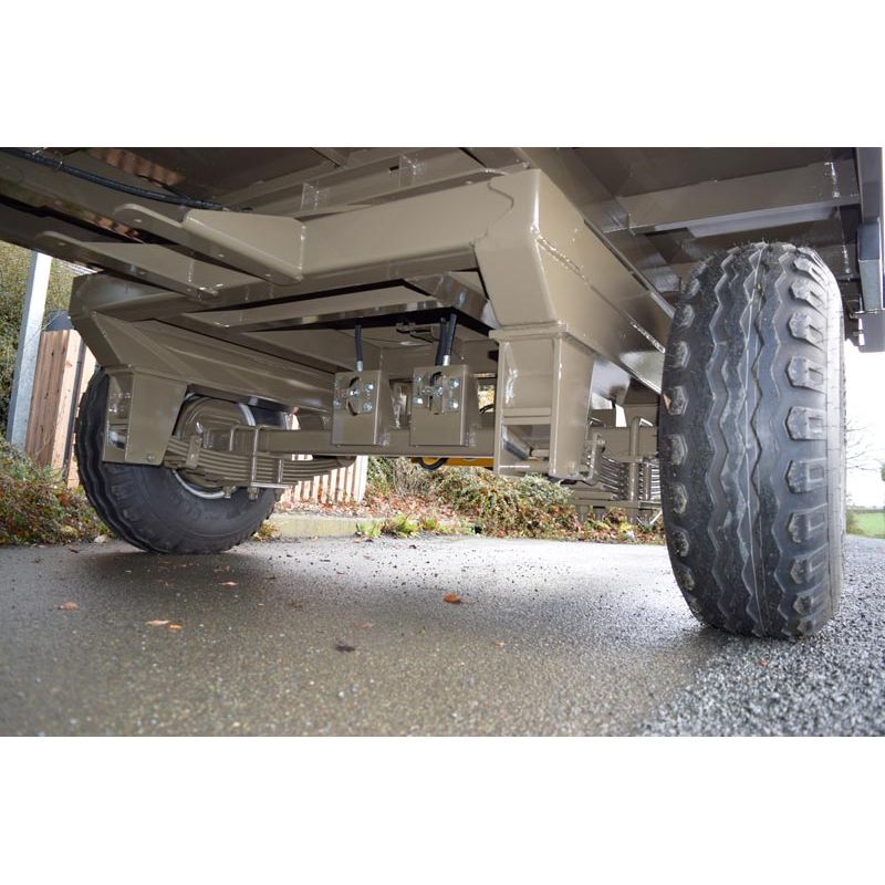 Plateau fourrager BR88 - Freinage hydraulique - Cosnet Agricole Plateau fourrager BR88 - Freinage hydraulique - Cosnet Agricole