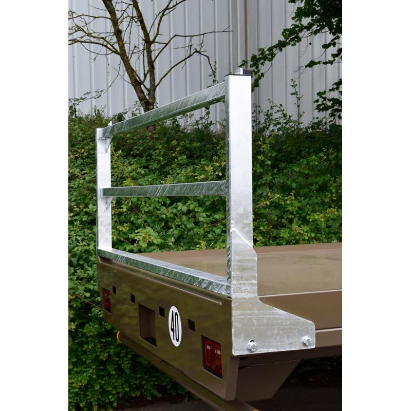 Plateau fourrager 6 roues SATURNE 13.10 PLUS STI - Freinage Pneumatique - Cosnet Agricole Plateau fourrager 6 roues SATURNE 13.10 PLUS STI - Freinage Pneumatique - Cosnet Agricole