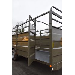 Bétaillère PLUTON 4,20 - fond tôlé - Cosnet Agricole Bétaillère PLUTON 4,20 - fond tôlé - Cosnet Agricole