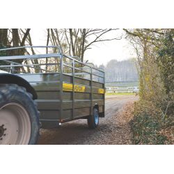 Bétaillère PLUTON 5,20 - fond tôlé - Cosnet Agricole Bétaillère PLUTON 5,20 - fond tôlé - Cosnet Agricole