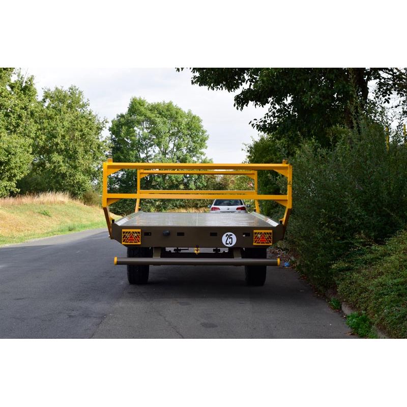 Plateau fourrager URANUS 7.10 PLUS SPE - Freinage Hydraulique - Cosnet Agricole Plateau fourrager URANUS 7.10 PLUS SPE - Freinage Hydraulique - Cosnet Agricole