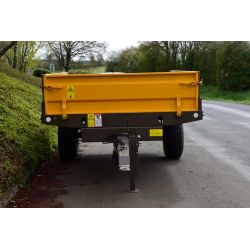 Benne à ridelles CERES 5.0 - Freinage Hydraulique - Pneu 11,5/65 - Cosnet Agricole Benne à ridelles CERES 5.0 - Freinage Hydraulique - Pneu 11,5/65 - Cosnet Agricole