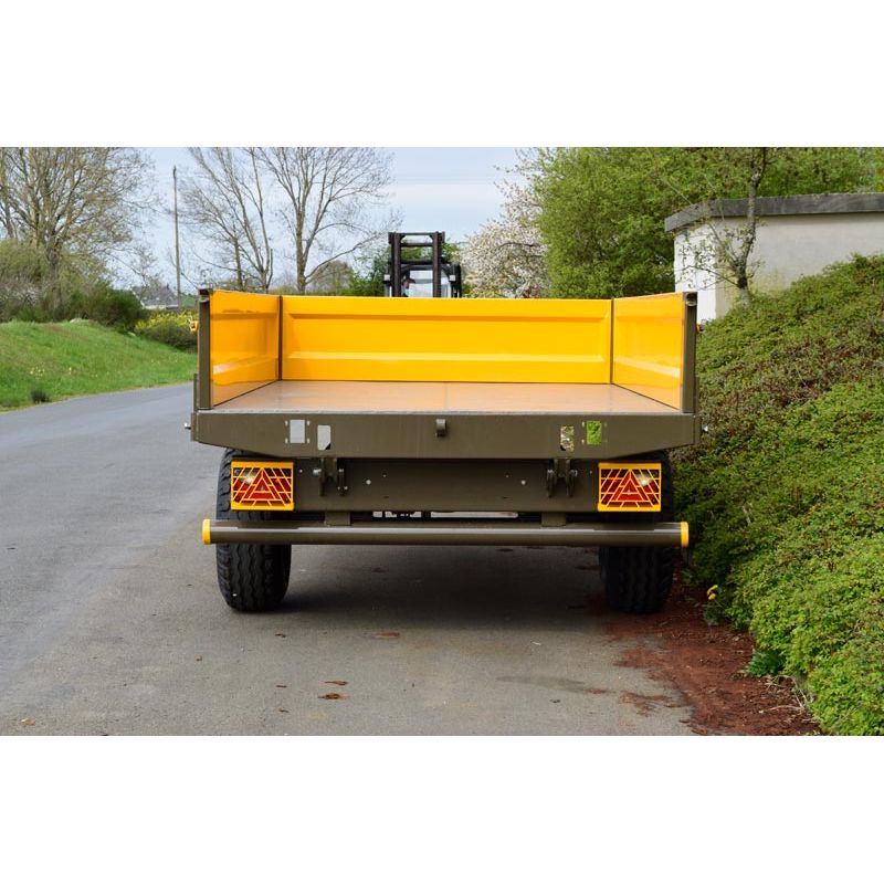 Benne à ridelles CERES 5.0 - Freinage Hydraulique - Pneu 11,5/65 - Cosnet Agricole Benne à ridelles CERES 5.0 - Freinage Hydraulique - Pneu 11,5/65 - Cosnet Agricole