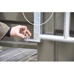 Barrières latérales extérieures PRO sur glissières pour bétaillère - Long. 3/4 m sans découpe passage de roue - Cosnet Agricole
