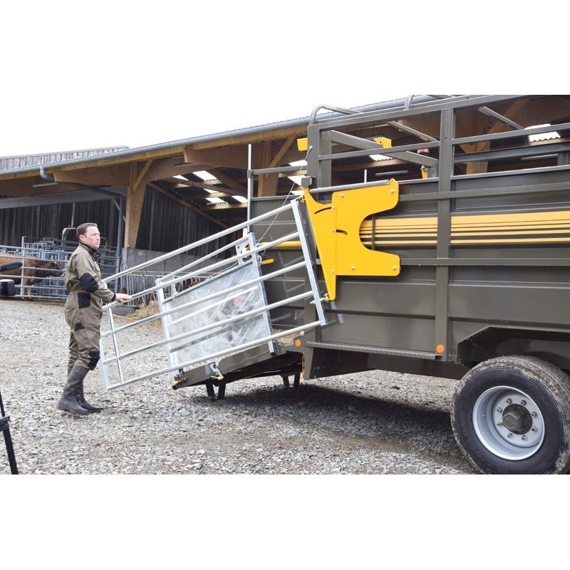 Barrières latérales extérieures PRO sur glissières pour bétaillère - Long. 4/5 m sans découpe passage de roue - Cosnet Agricole Barrières latérales extérieures PRO sur glissières pour bétaillère - Long. 4/5 m sans découpe passage de roue - Cosnet Agricole