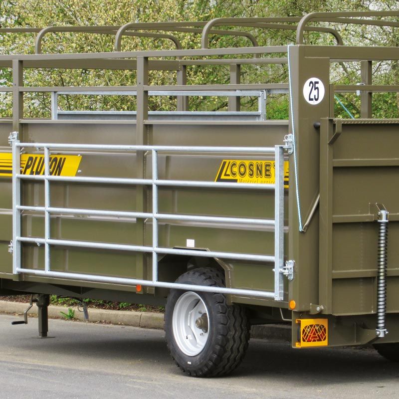 Barrières latérales extérieure sur chapes pour bétaillère - Long. 3/4 m sans découpe passage de roue - Cosnet Agricole