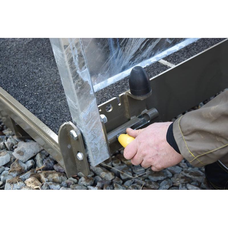 Panneaux tôlés de pont pour bétaillère Mercure - Cosnet Agricole Panneaux tôlés de pont pour bétaillère Mercure - Cosnet Agricole