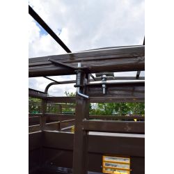 Cloison intérieure de bétaillère coulissante avec 1 porte sectionnelle - Cosnet Agricole