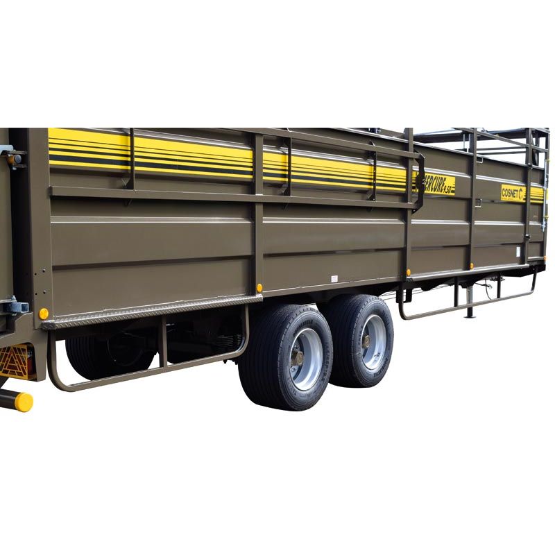 Bétaillère MERCURE 9,50 SPR - Freinage Hydraulique - sans passage de roue - fond plat résine - Cosnet Agricole